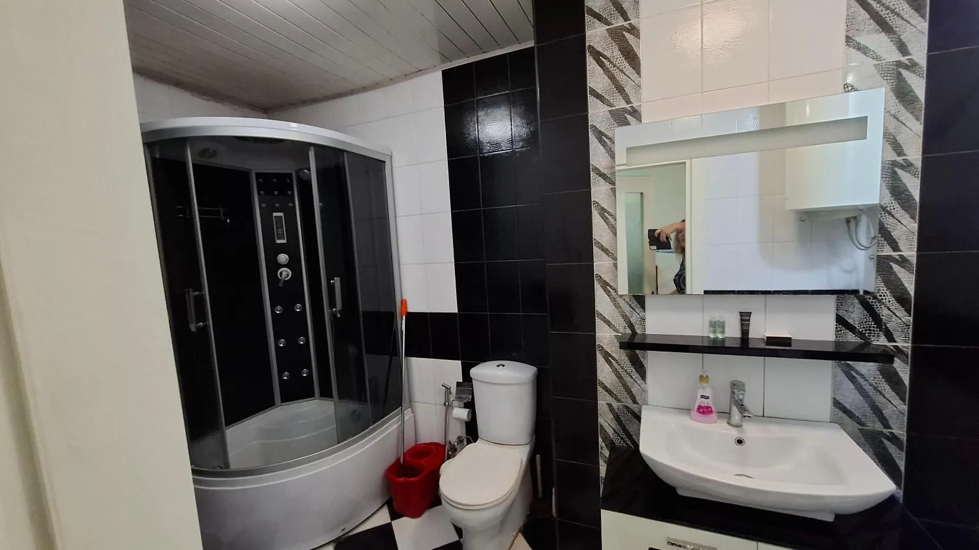 Apartment For Rent For Up To 8 Person In Batumi Center